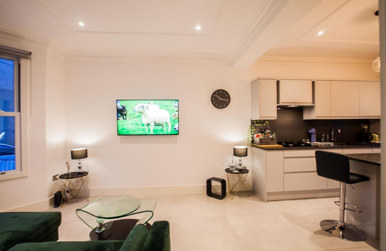 Вилла Surbiton Luxury Garden House 19A Экстерьер фото